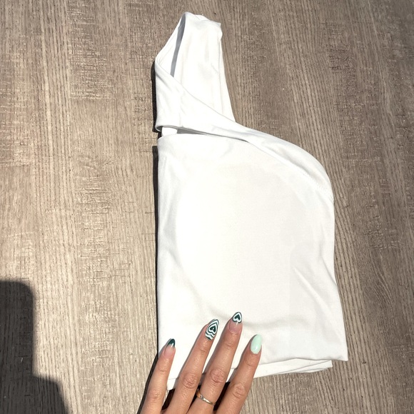 Alphalete Asymmetrical Sports Bra White - Picture 3 of 7